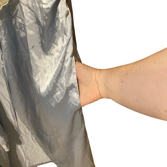 VTG Laura Ashley London 3-Piece Satin Lounge Set Robe Top Pants Blue Lace Large - Picture 12 of 15